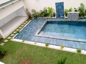 8chbre Manoir dans Riviera Abatta, Cocody à Vendre