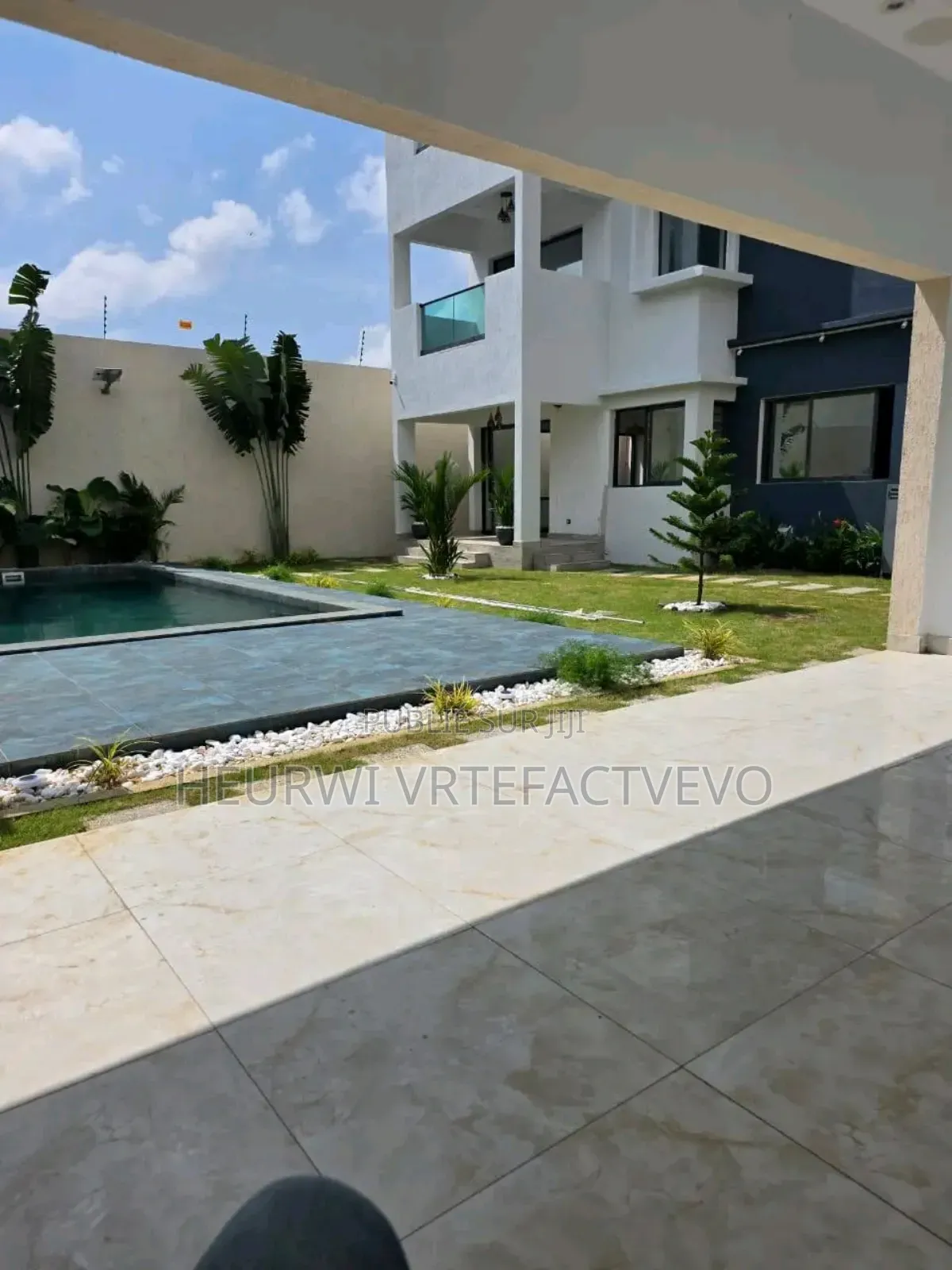 8chbre Manoir dans Riviera Abatta, Cocody à Vendre