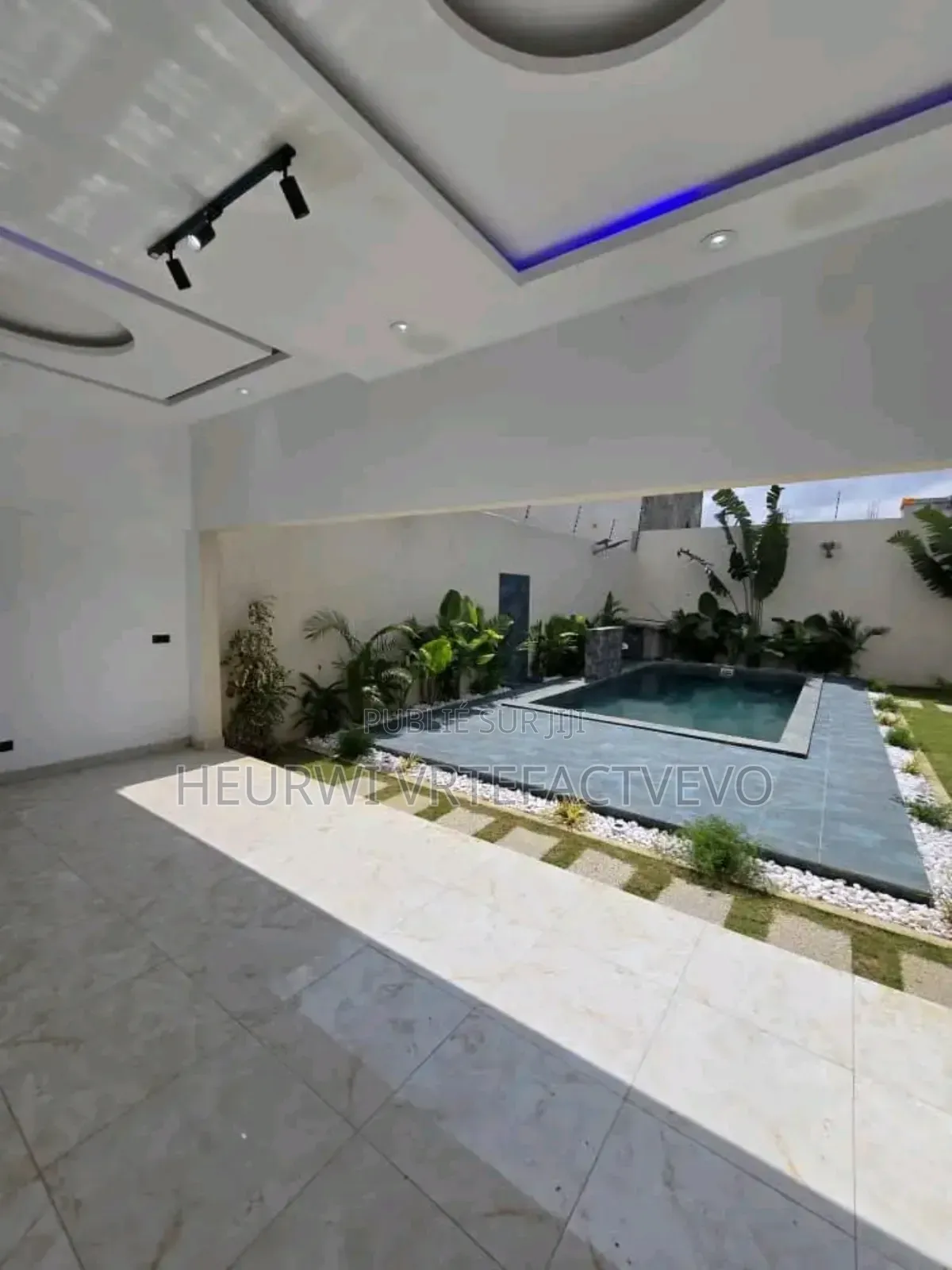 8chbre Manoir dans Riviera Abatta, Cocody à Vendre