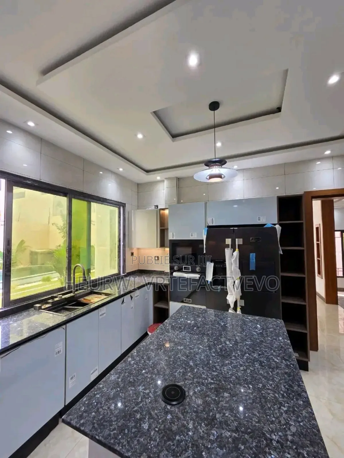 8chbre Manoir dans Riviera Abatta, Cocody à Vendre