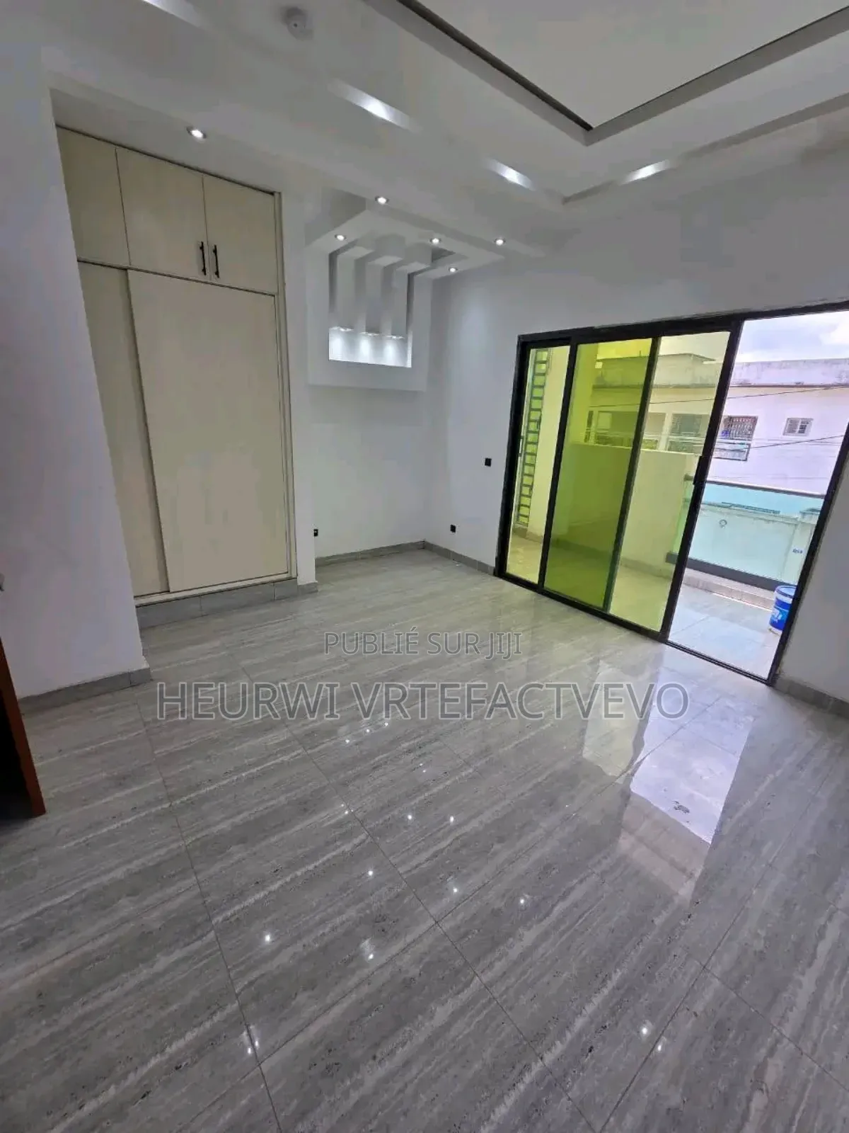 8chbre Manoir dans Riviera Abatta, Cocody à Vendre