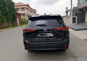 Toyota Highlander 2022 Noir