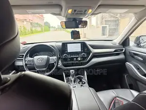 Toyota Highlander 2022 Noir