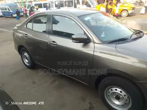Suzuki Dzire 2025 Gris