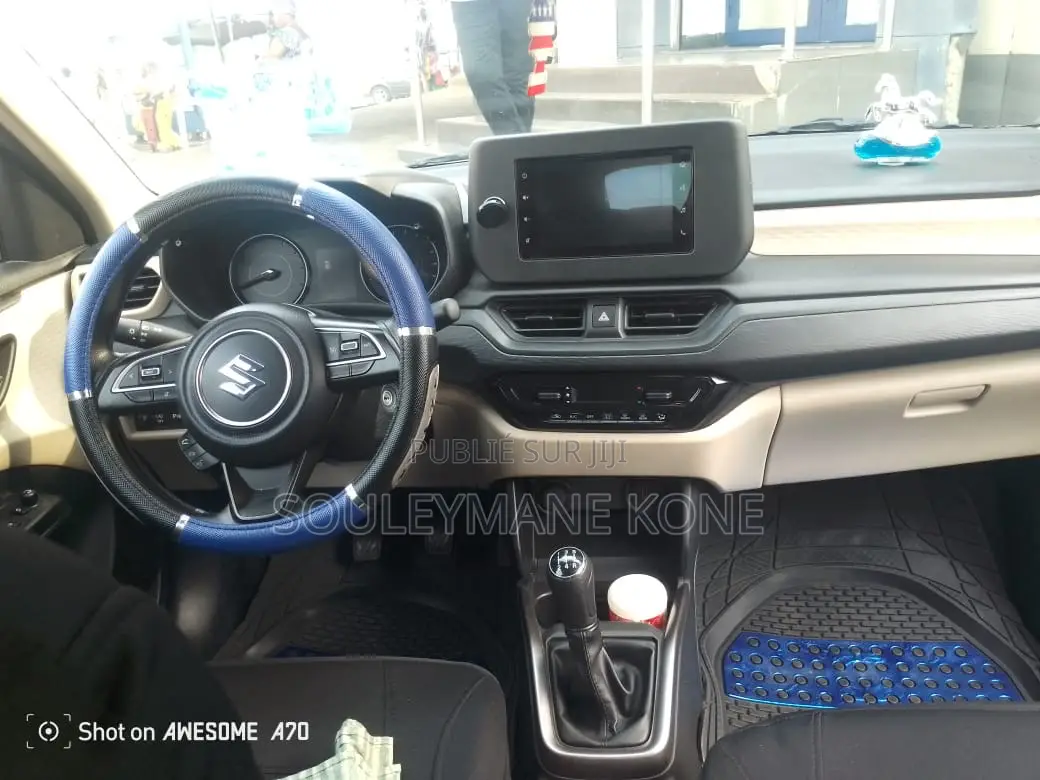 Suzuki Dzire 2025 Gris