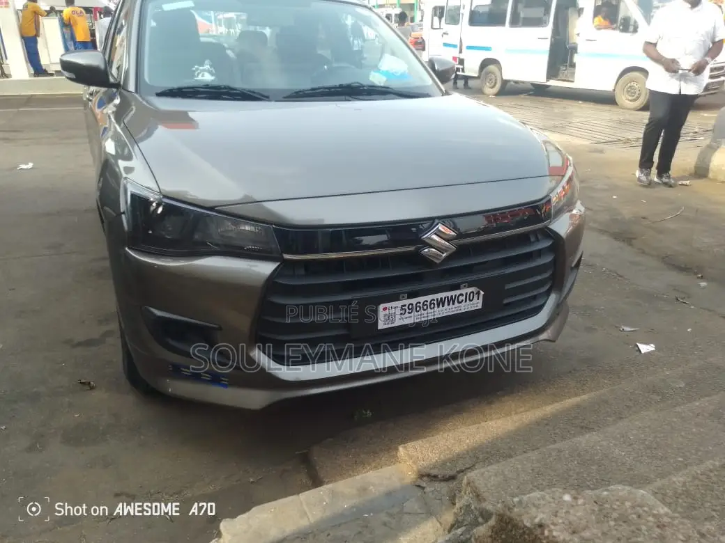 Suzuki Dzire 2025 Gris