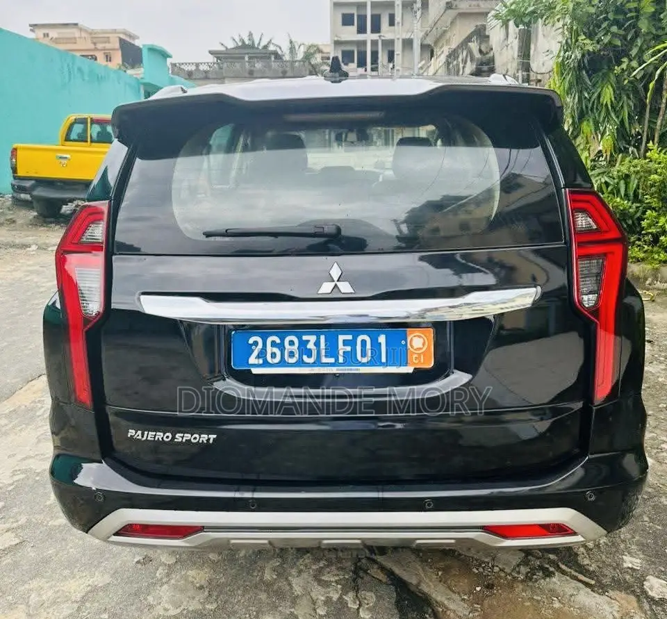 Mitsubishi Montero Sport 2022 Noir