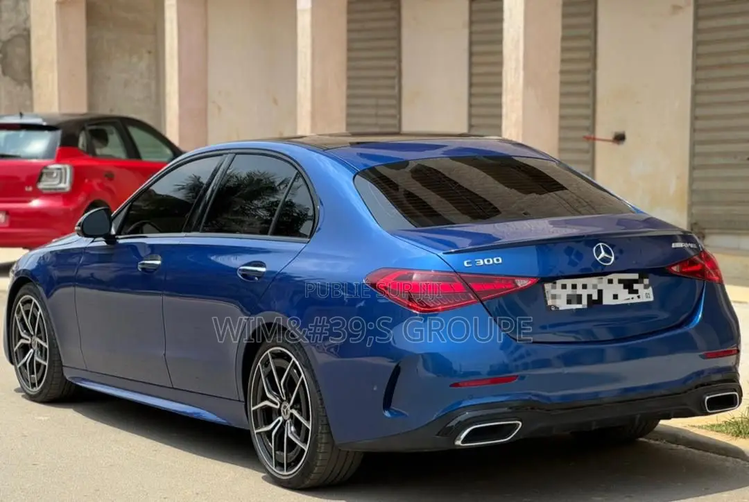 Nouveau Mercedes-Benz C300 2023 Bleu
