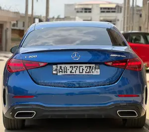 Nouveau Mercedes-Benz C300 2023 Bleu