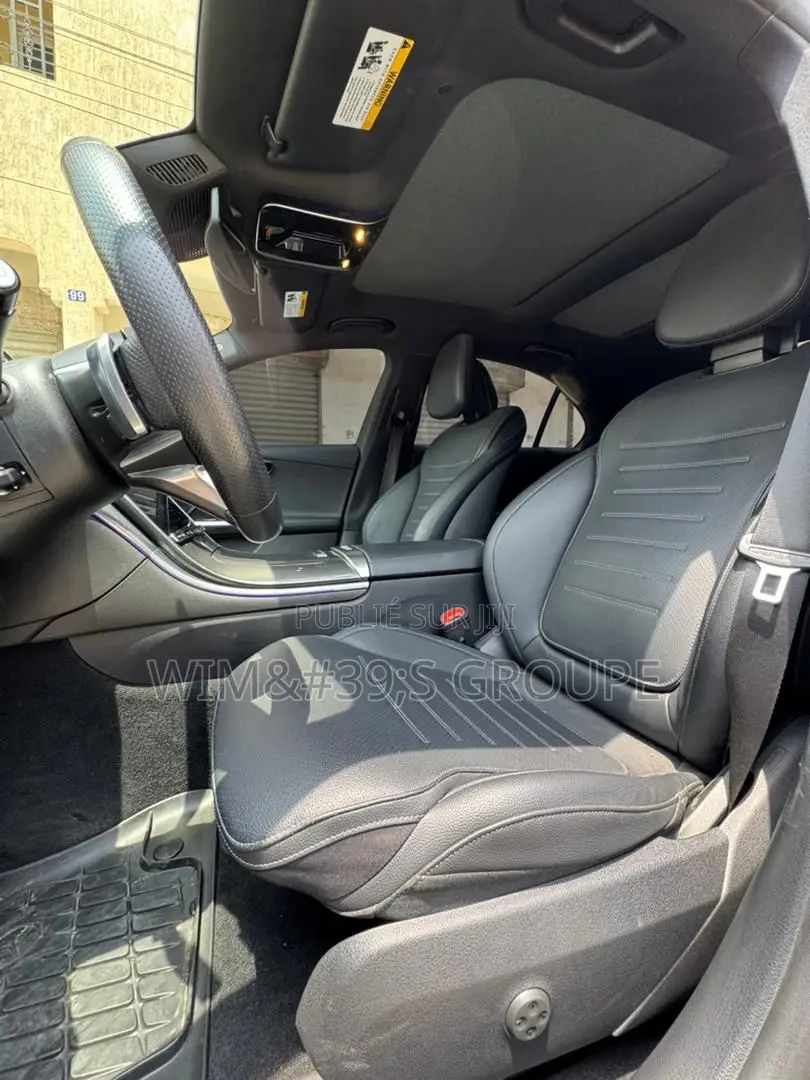 Nouveau Mercedes-Benz C300 2023 Bleu