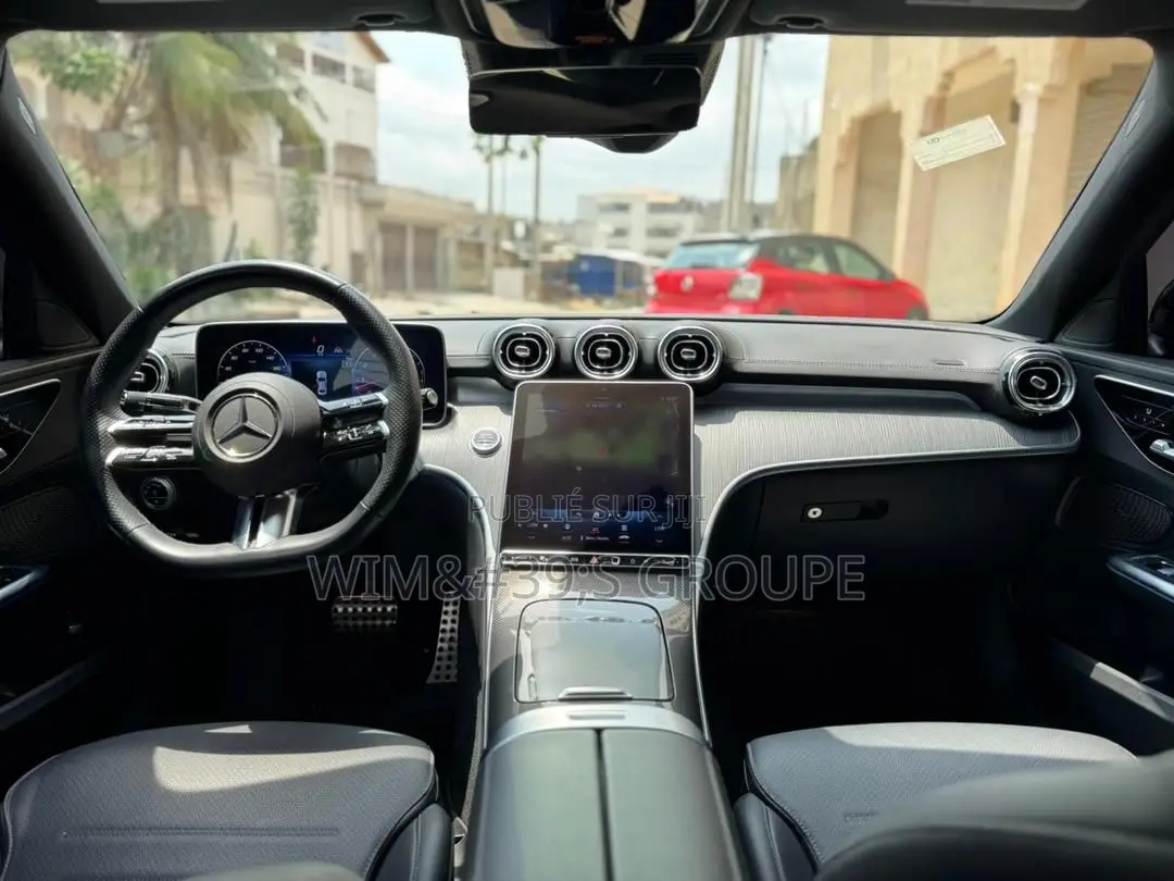 Nouveau Mercedes-Benz C300 2023 Bleu