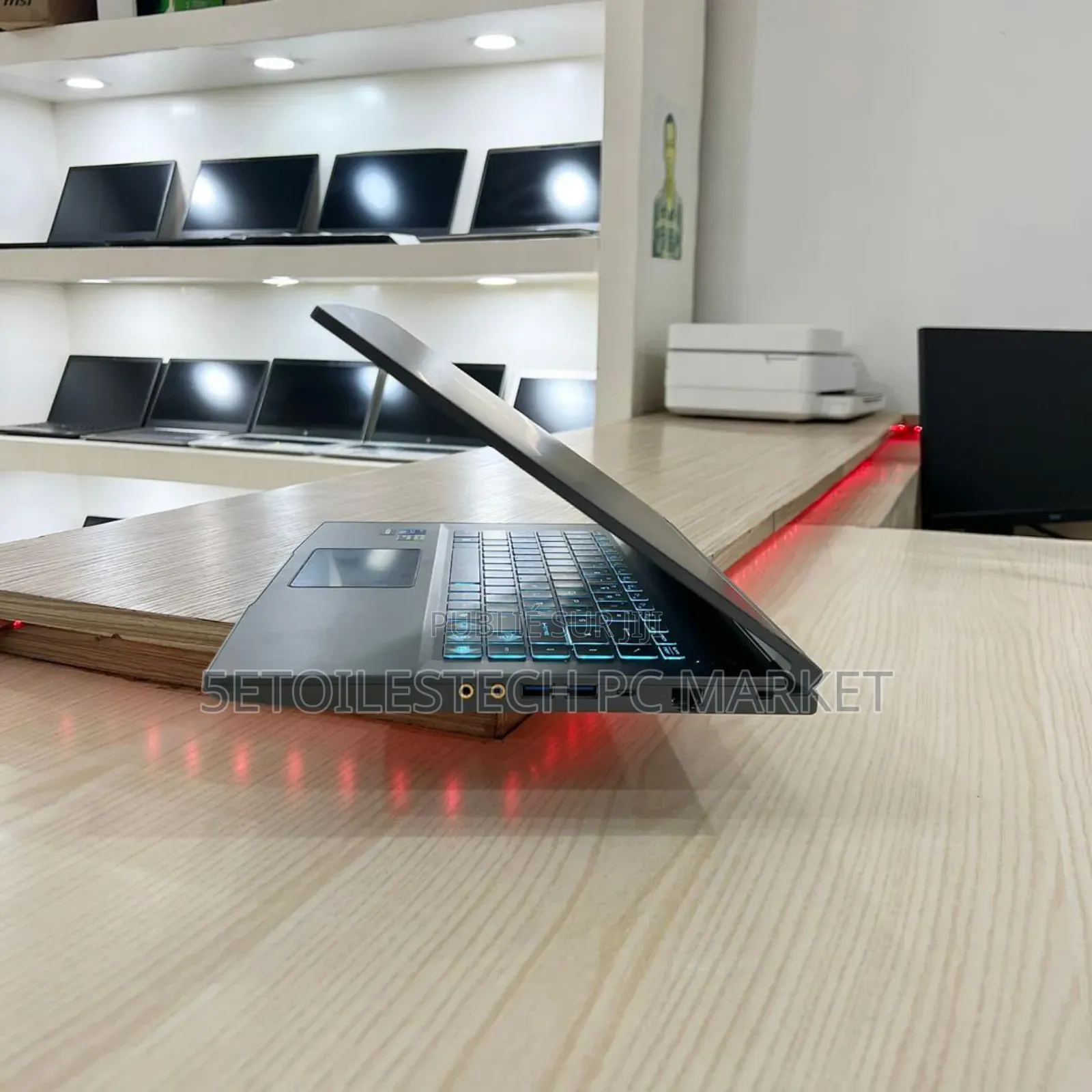 Nouveau MSI Creator A16 AI+ 16GB Intel Core i5 SSD 512GB