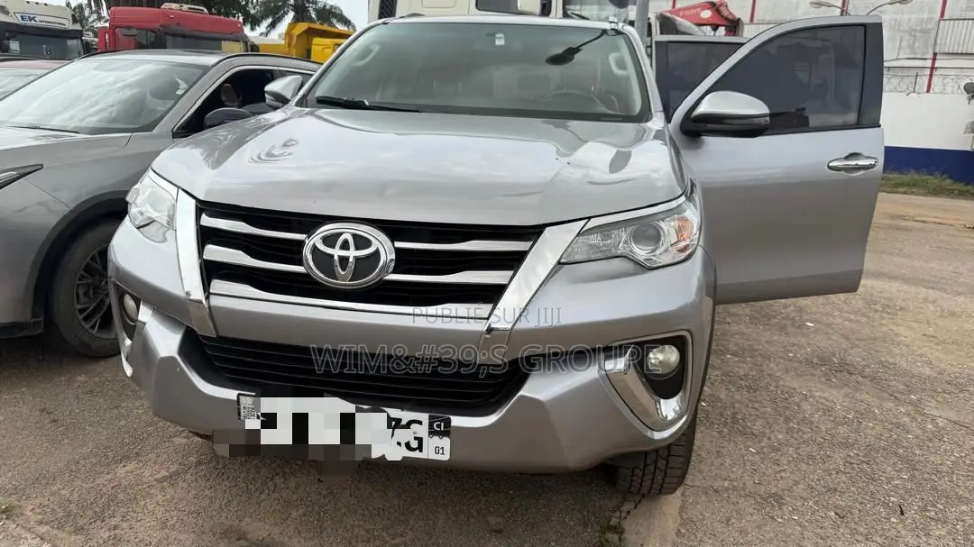 Toyota Fortuner 2020 Gris