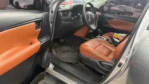 Toyota Fortuner 2020 Gris