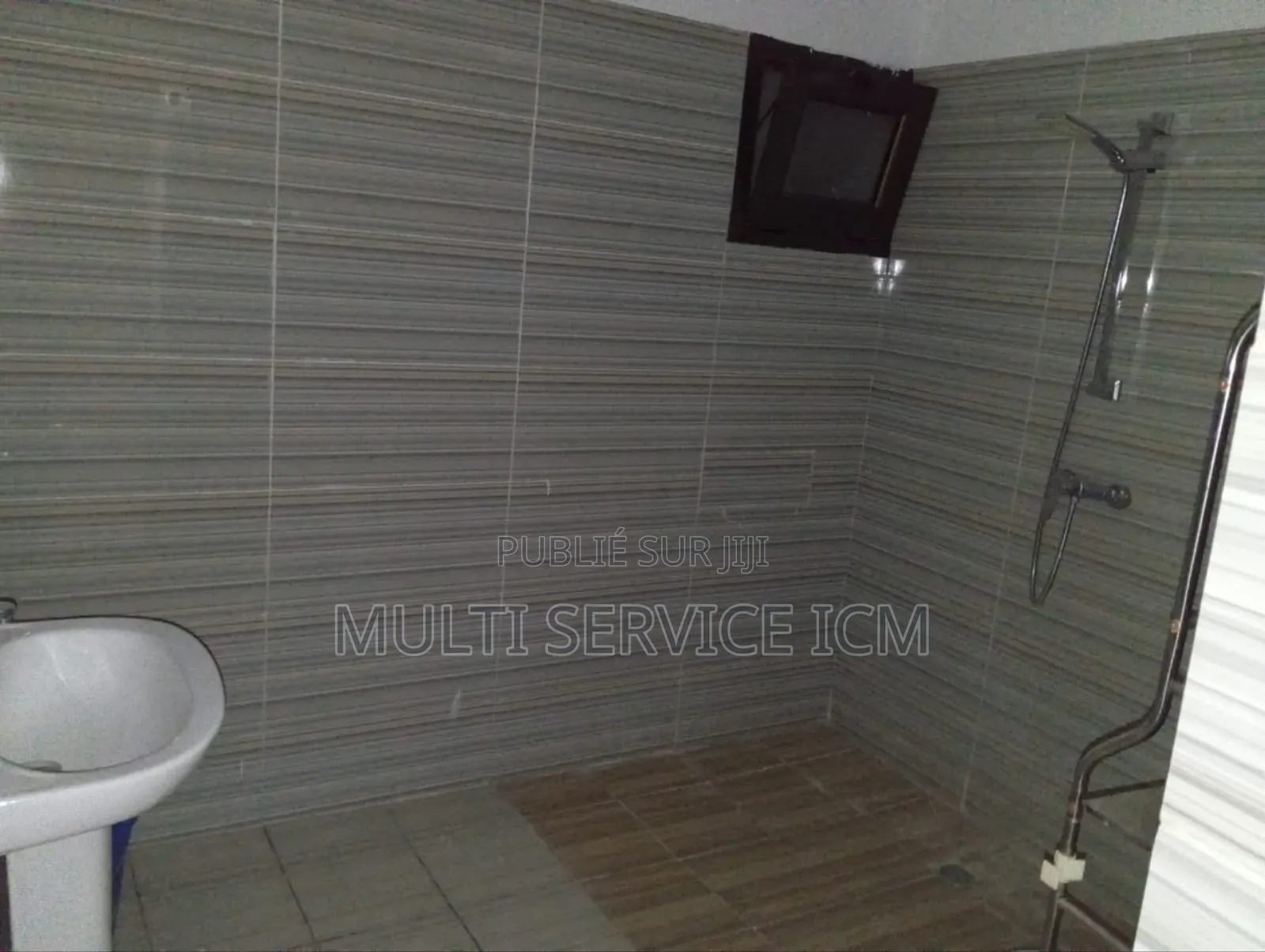 2chbre Appartement dans Ismaël Coulibaly, Cocody à Vendre