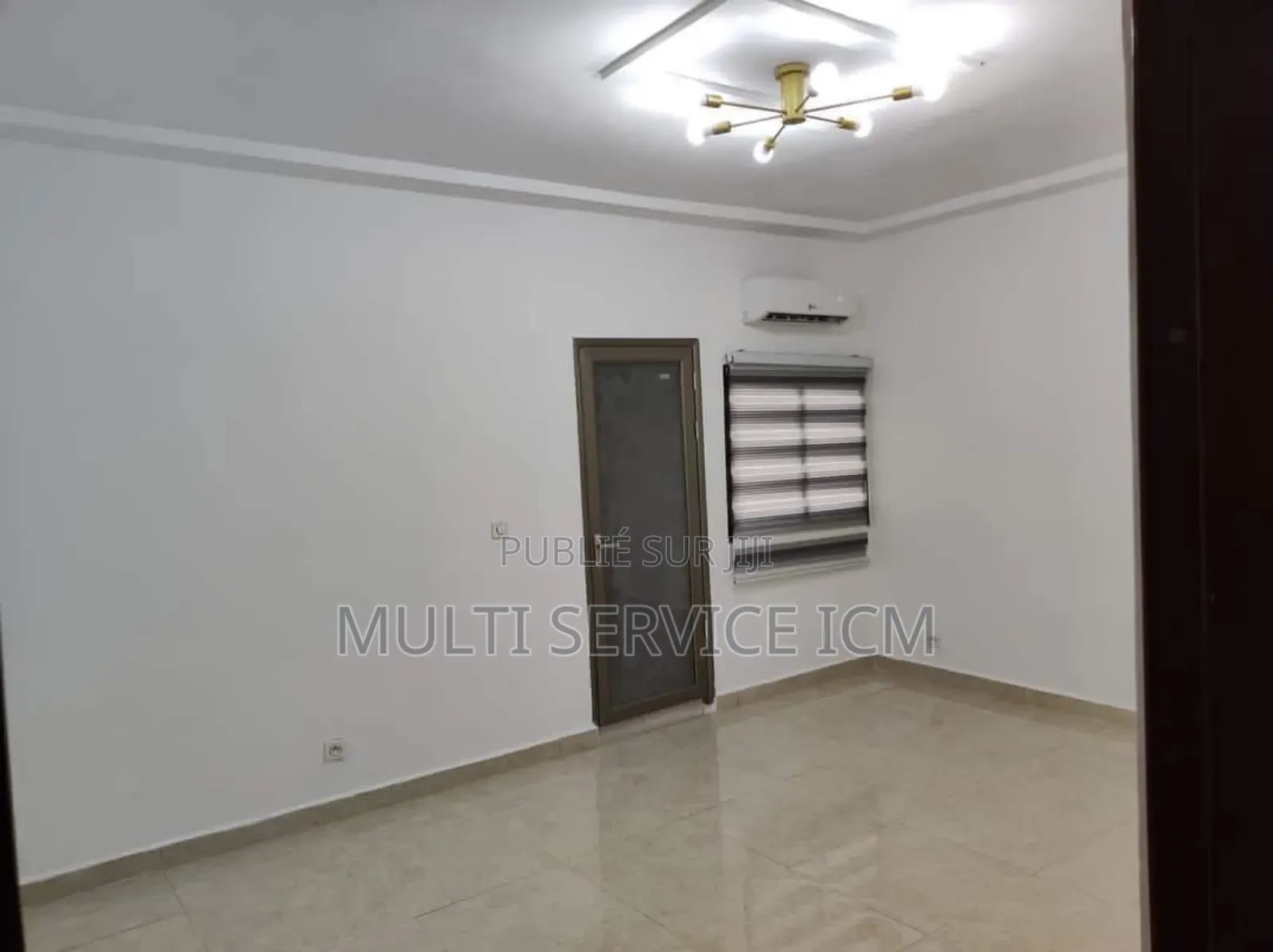 3chbre Appartement dans Ismaël Coulibaly, Cocody à Vendre