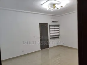 3chbre Appartement dans Ismaël Coulibaly, Cocody à Vendre