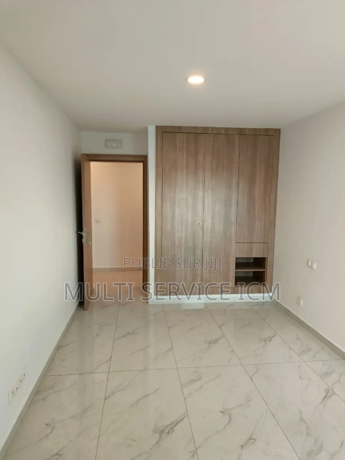 4chbre Appartement dans Ismaël Coulibaly, Cocody à Vendre