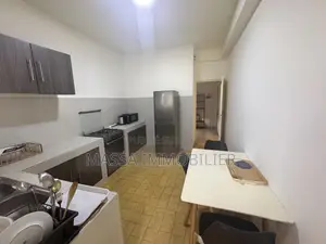 Furnished 2chbre Appartement dans Apparemment Meublé, Cocody à Louer