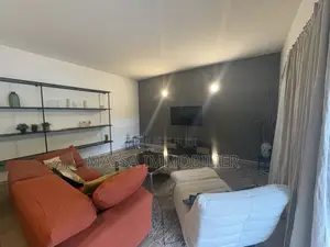 Furnished 2chbre Appartement dans Apparemment Meublé, Cocody à Louer