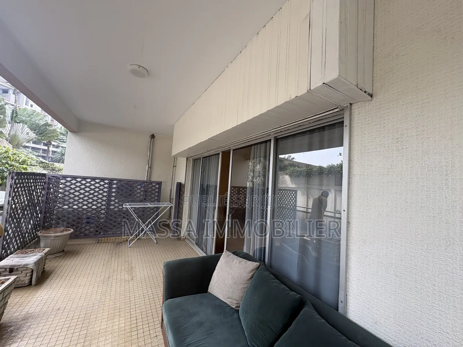 Furnished 2chbre Appartement dans Apparemment Meublé, Cocody à Louer