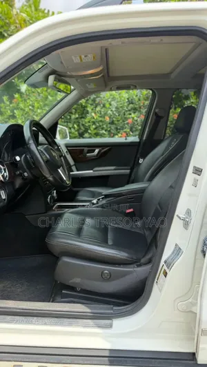 Mercedes-Benz GLK-Class Base GLK 350 4dr AWD 4MATIC (3.5L 6cyl 7A) 2015