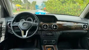 Mercedes-Benz GLK-Class Base GLK 350 4dr AWD 4MATIC (3.5L 6cyl 7A) 2015