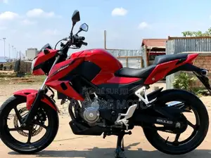 Nouveau Honda CB 2018 Rouge