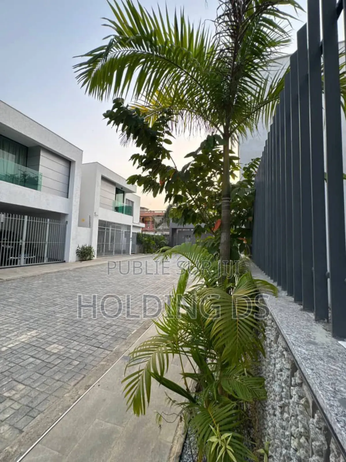 Furnished 3chbre Duplex dans Location Immobilière, Cocody à Louer