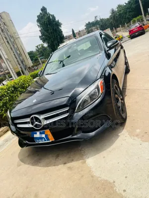 Mercedes-Benz C300 Luxury 4dr AWD 4Matic Sedan (2.0L 4cyl 7A) 2015 Noir