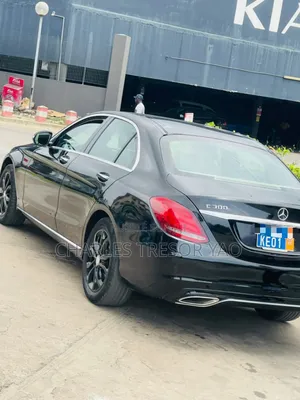 Mercedes-Benz C300 Luxury 4dr AWD 4Matic Sedan (2.0L 4cyl 7A) 2015 Noir