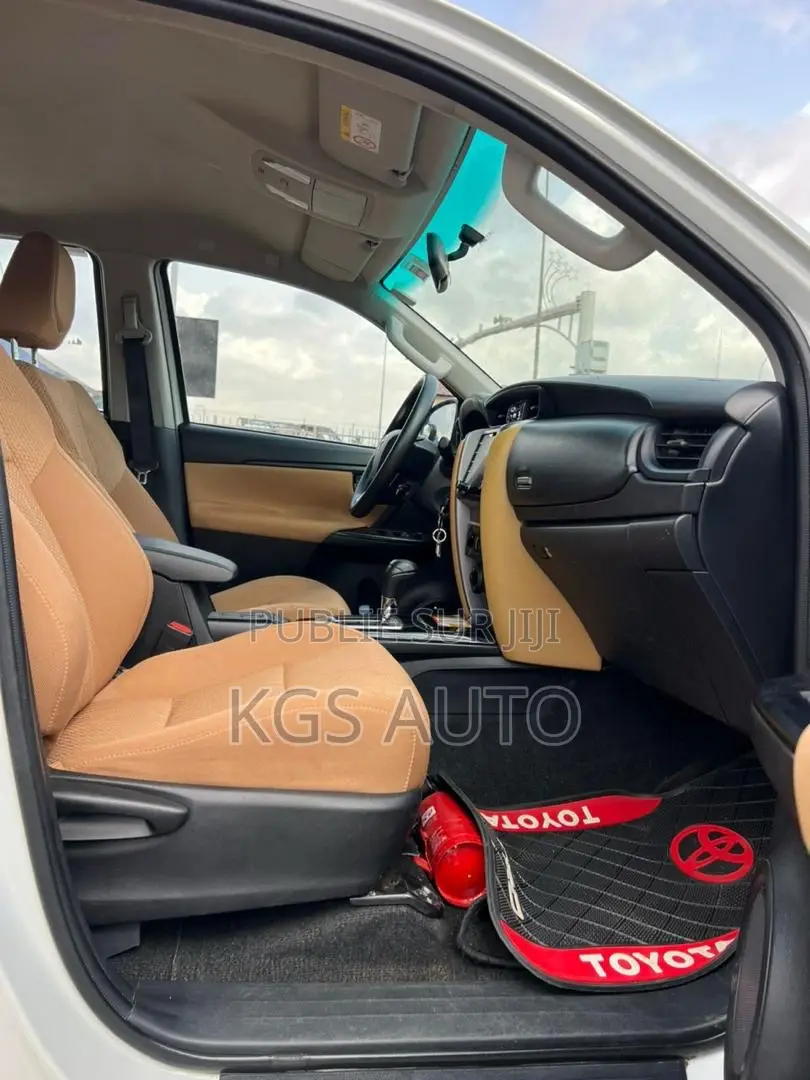 Toyota Fortuner 2025 Blanc