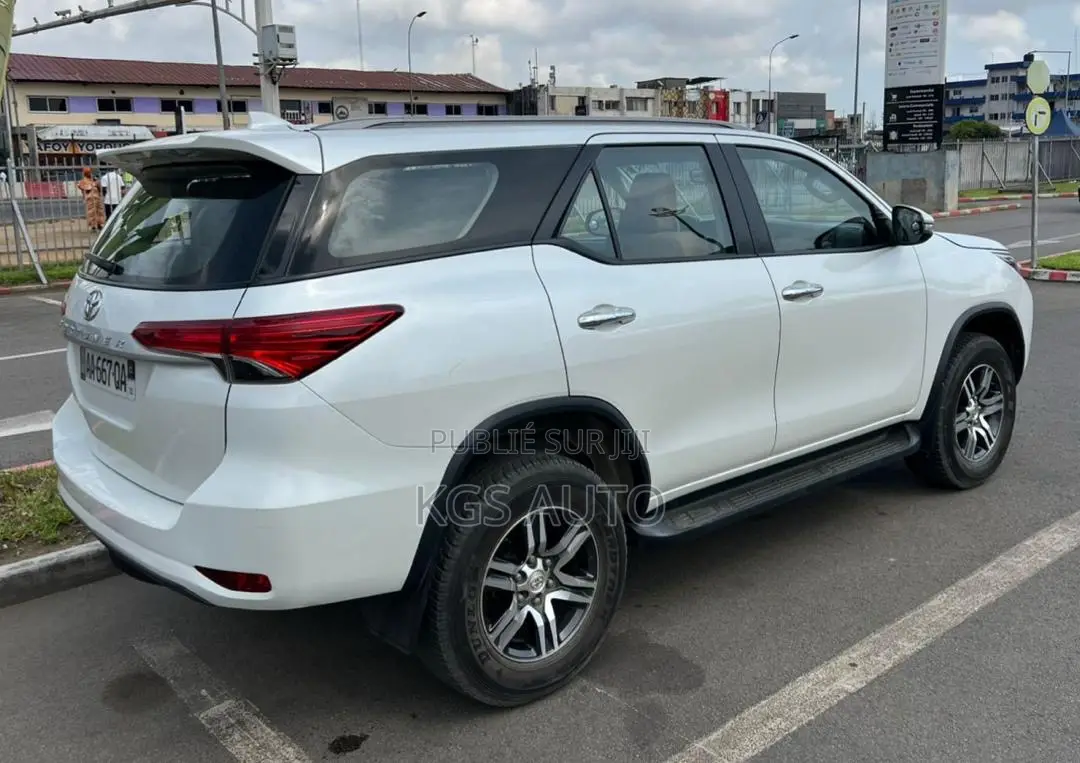 Toyota Fortuner 2025 Blanc
