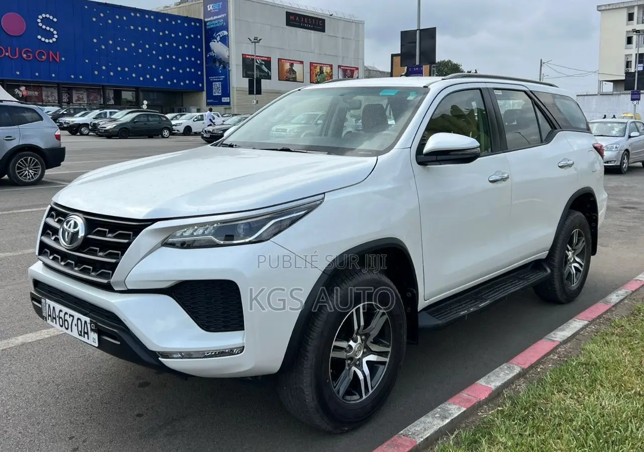 Toyota Fortuner 2025 Blanc