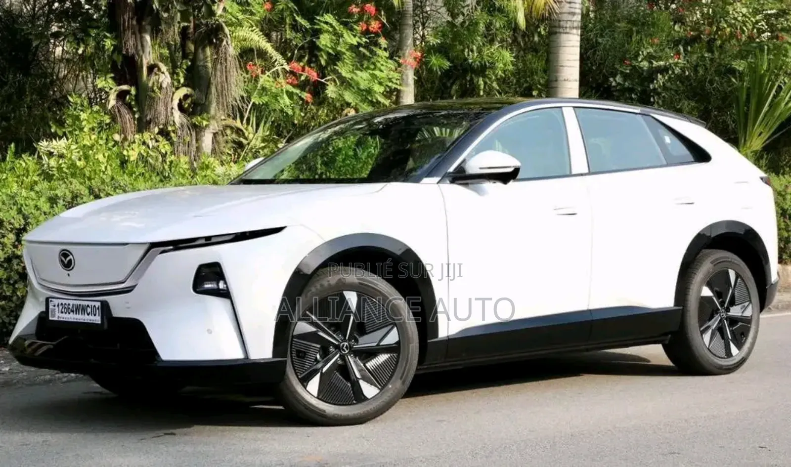 Nouveau Mazda AZ 2025 Blanc