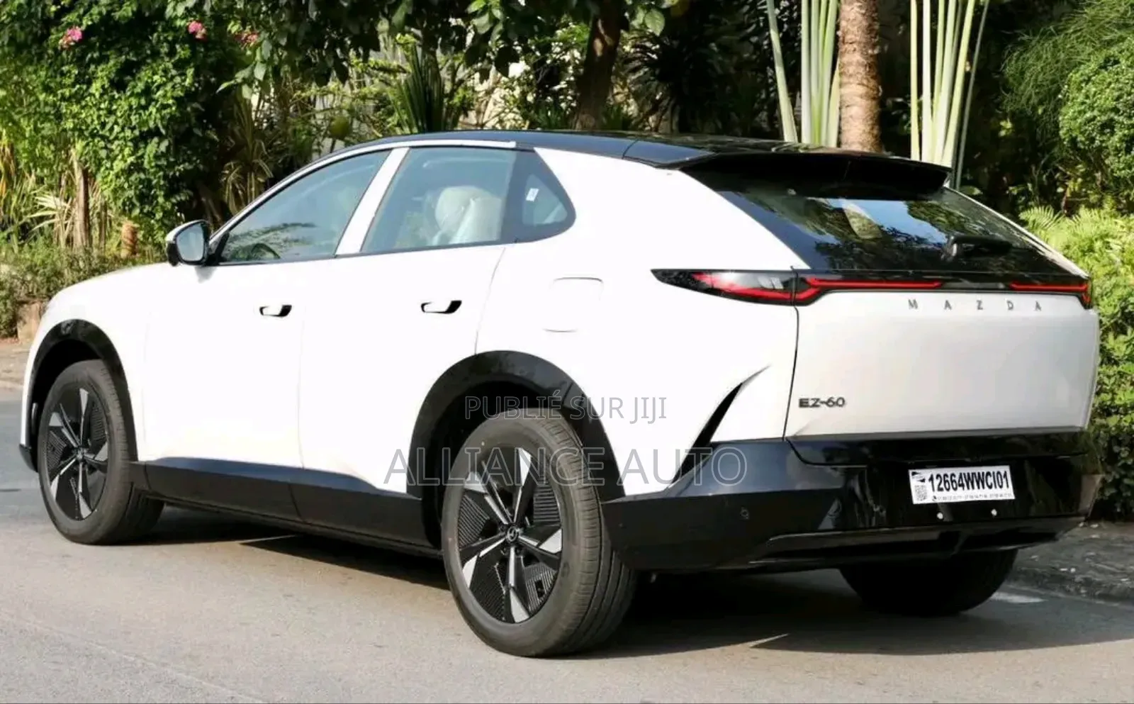 Nouveau Mazda AZ 2025 Blanc