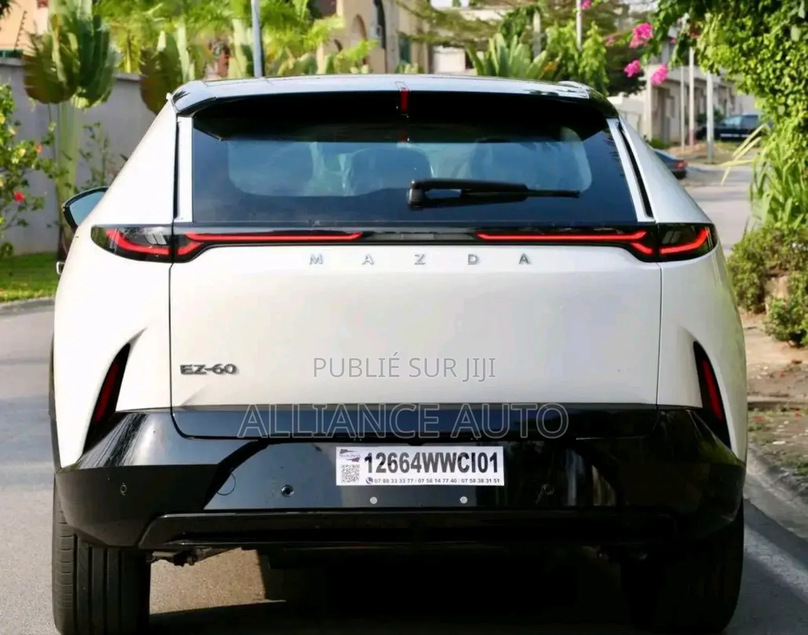 Nouveau Mazda AZ 2025 Blanc