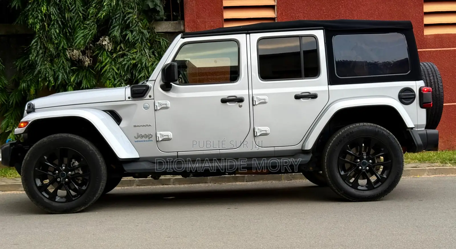 Jeep Wrangler Sahara 4 Door 4x4 2025 Gris