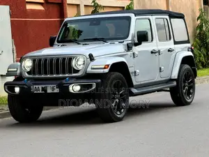 Jeep Wrangler Sahara 4 Door 4x4 2025 Gris