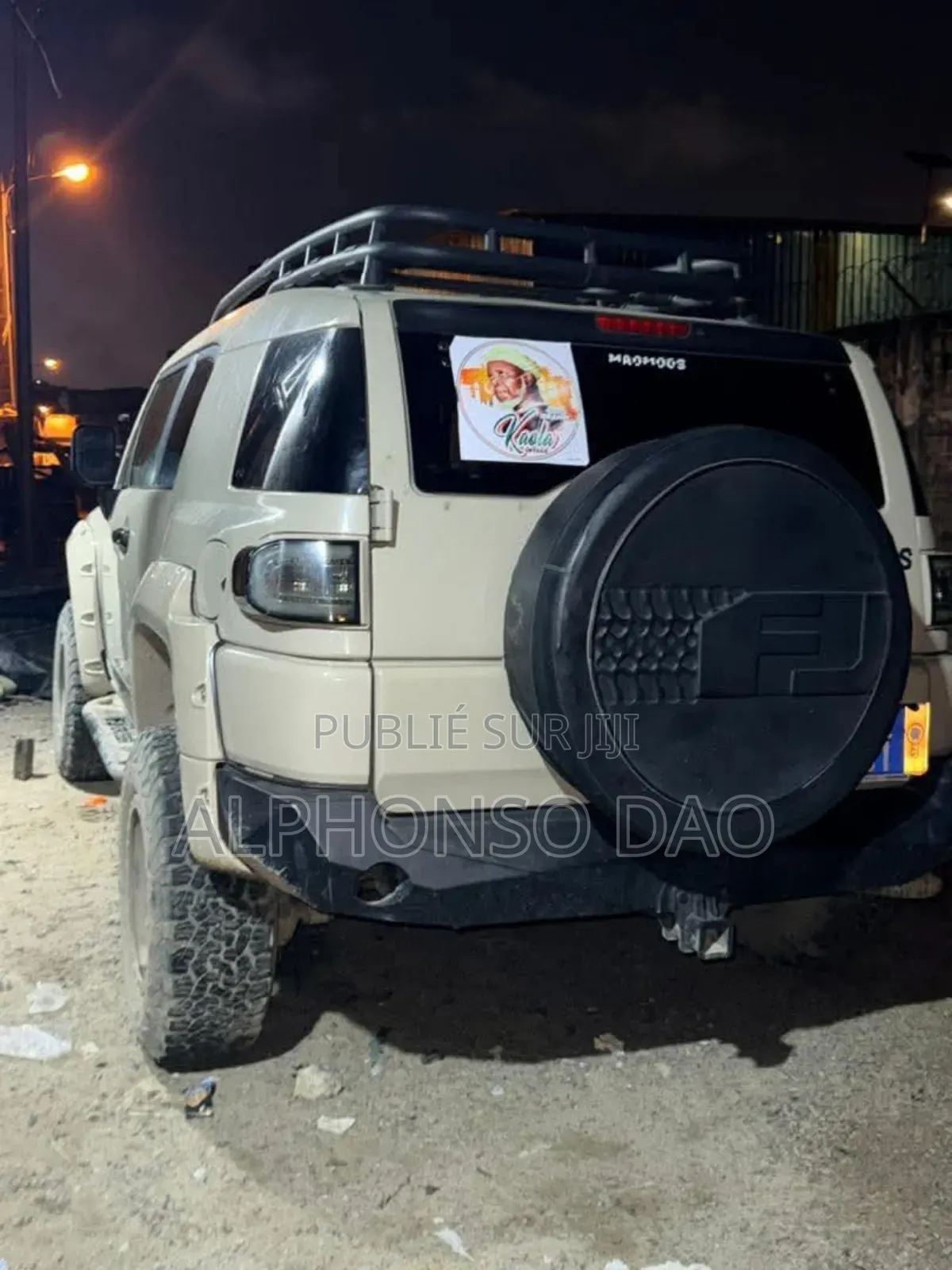 Toyota FJ Cruiser 4x4 Automatic 2009 Beige