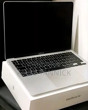 Nouveau Apple MacBook Air 2022 M2 16GB Intel Core M2 SSD 256GB