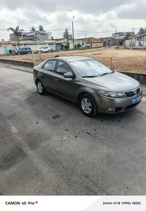 Kia Cerato 2011 Gris