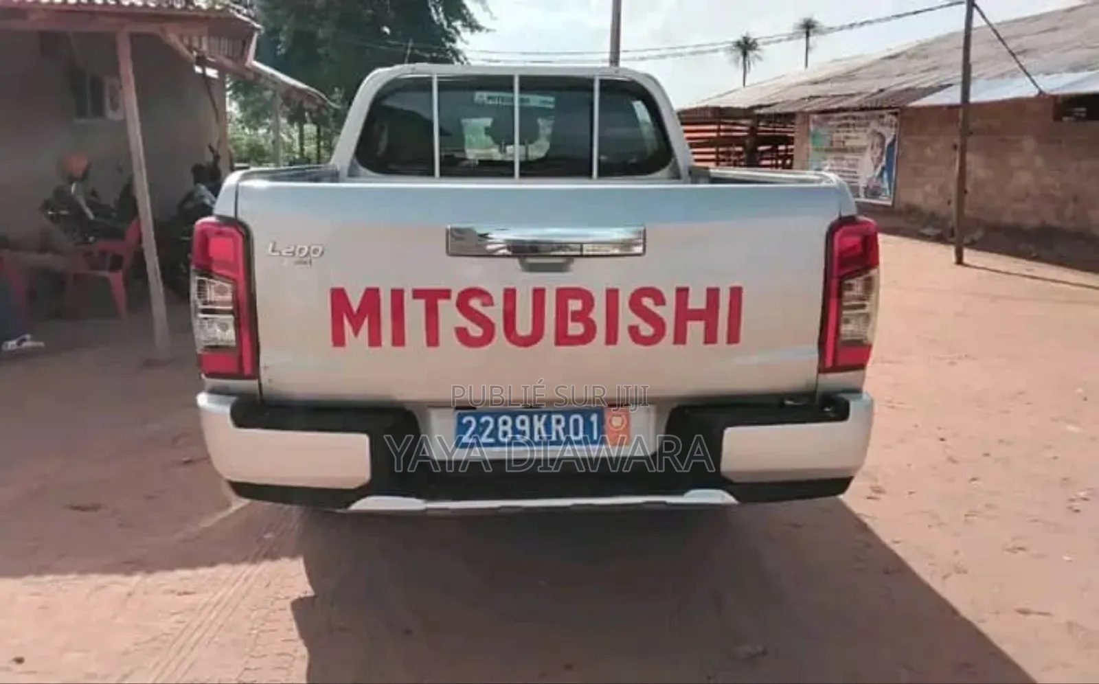 Mitsubishi L200 2021 Gris