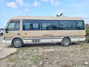 Toyota Sous-verre 2019 Doré