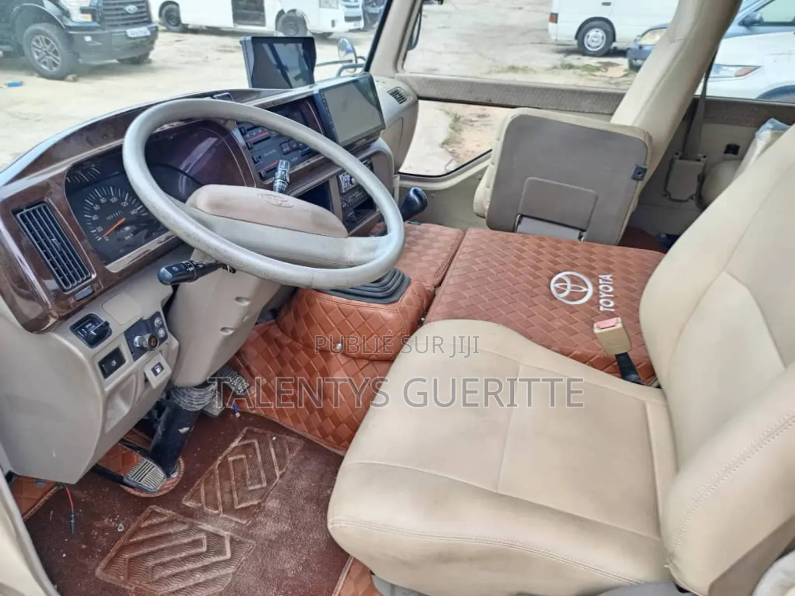 Toyota Sous-verre 2019 Doré