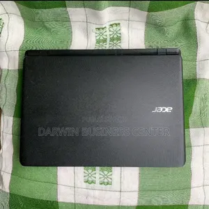 Ordinateur portable Acer Aspire ES1-131 8GB Intel Celeron HDD 500GB