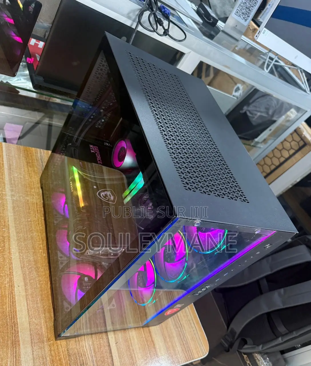 Nouveau Ordinateur de bureau MSI model 16GB AMD Ryzen 5 SSD 512GB