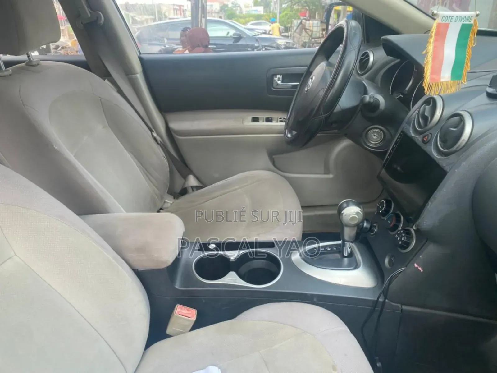 Nissan Rogue 2008 Blanc cassé