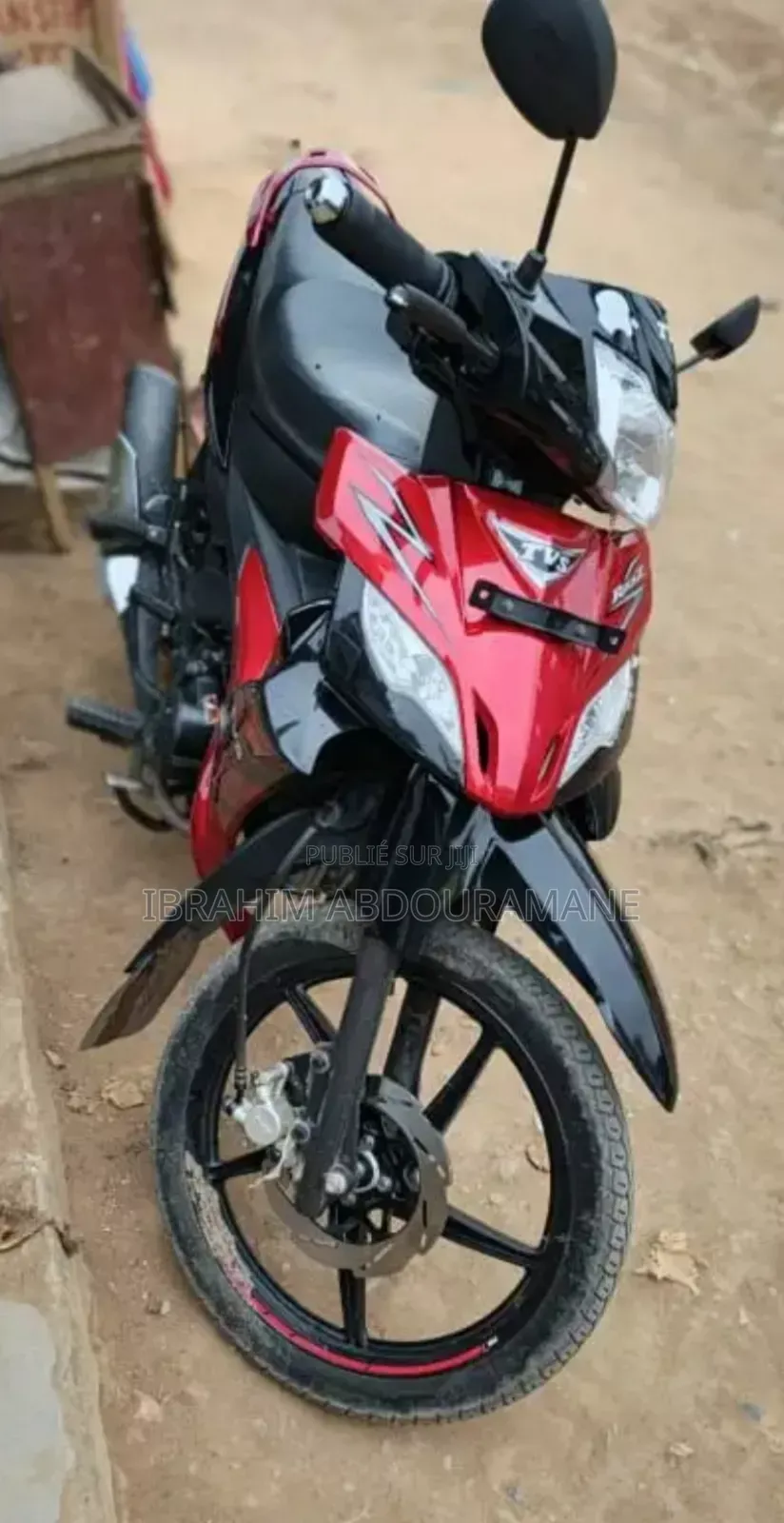 Nouveau TVS Rockz 125 2024 Rouge