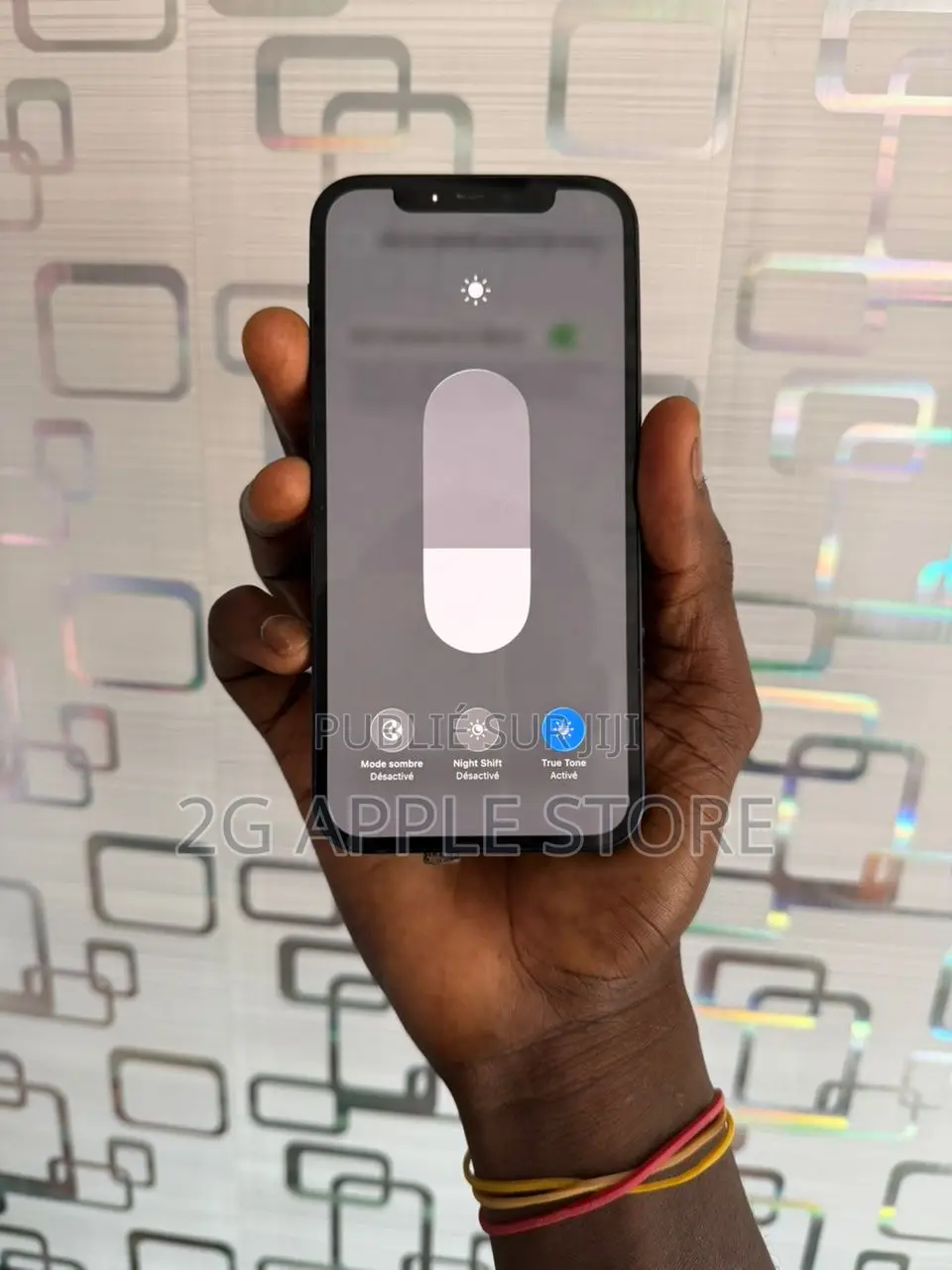 Nouveau Apple iPhone 12 64 GB Noir